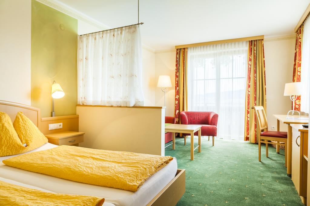 Villa Stiedlbauerhof Seeham Esterno foto